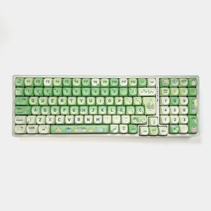 Vista frontal del teclado mecánico Jardín de REM83 con distribución ISO Español, teclas PBT perfil MOA, Hot Swap e iluminación RGB.