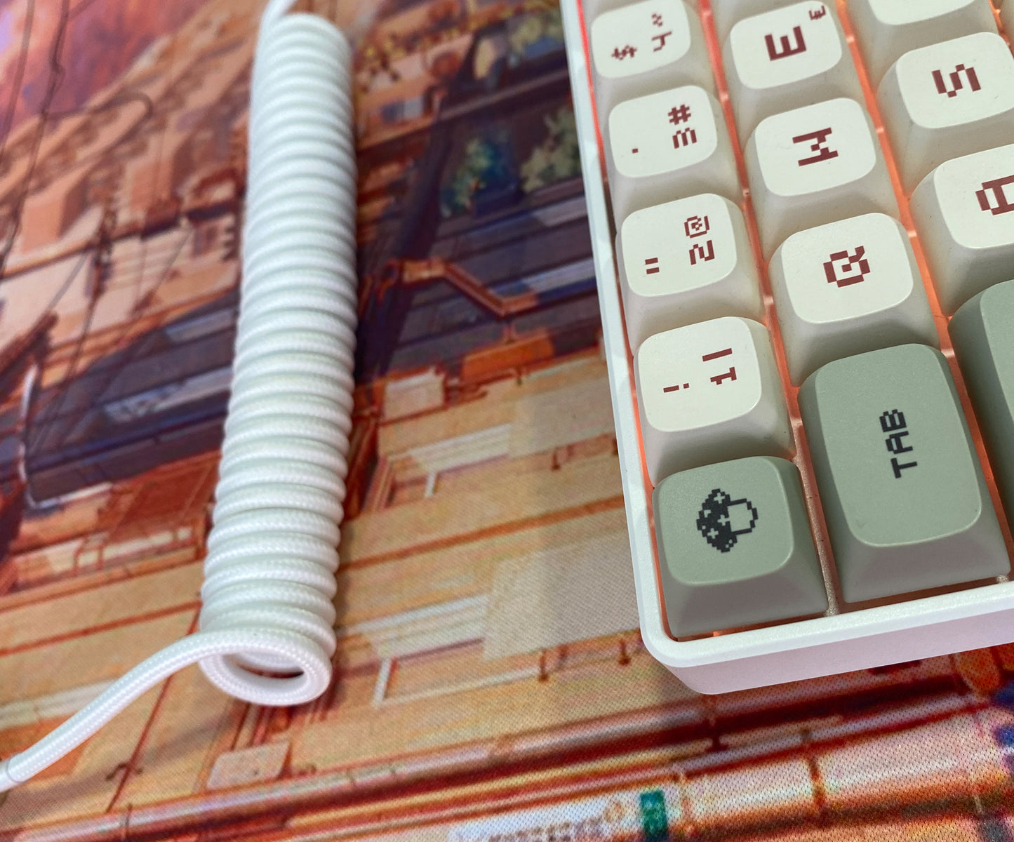 Cable blanco en espiral para teclado mecánico